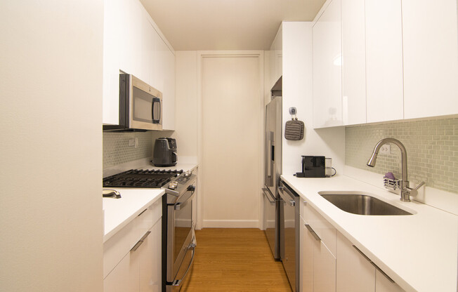 3 beds, 2 baths, $12,500, Unit 39F