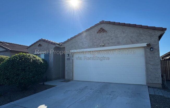 5 beds, 3 baths, 2,033 sqft, $2,990