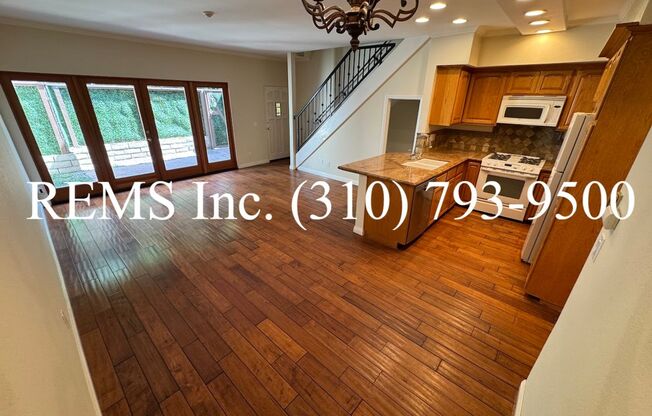 Refurbished Townhome with Laundry Hookups and Garage parking