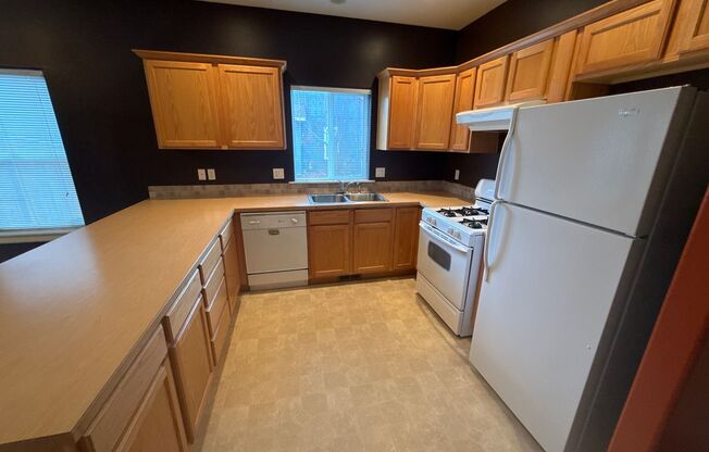 3 beds, 2 baths, $2,295