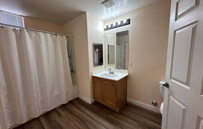 2 beds, 2 baths, $1,610, Unit UNIT 1091