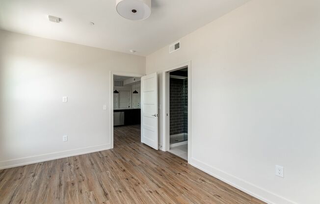 2 beds, 2 baths, $1,750, Unit 1050 N 4th St. Apt. 301