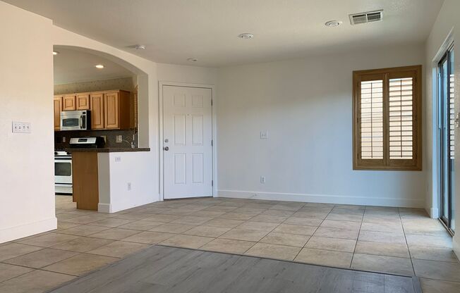Cozy 4 Bedroom in Skye Canyon!