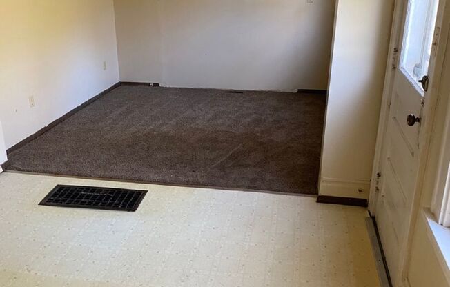 3 beds, 1 bath, $1,000