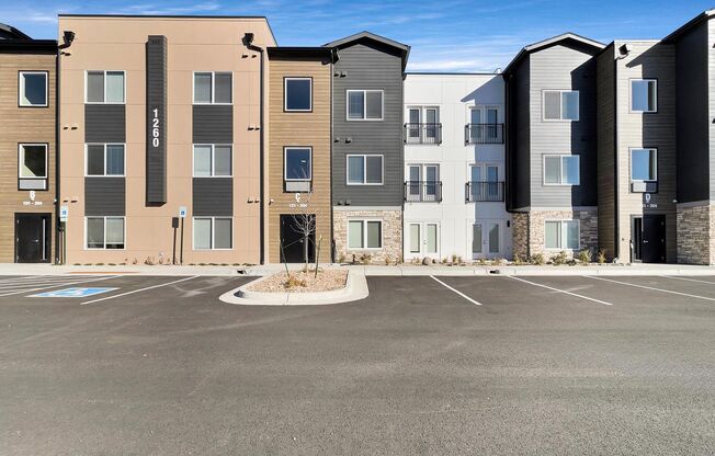 Studio, 1 bath, $1,350, Unit A204