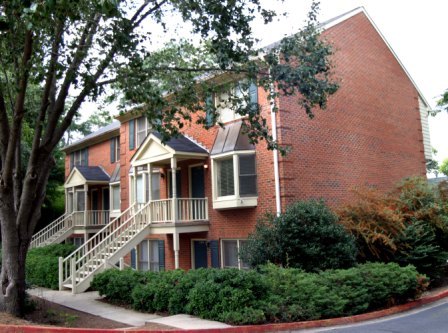 2 Bedroom Apartments/Townhomes in Five Points!