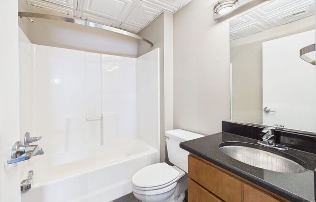 3 beds, 2 baths, 1,229 sqft, $1,710, Unit 4F