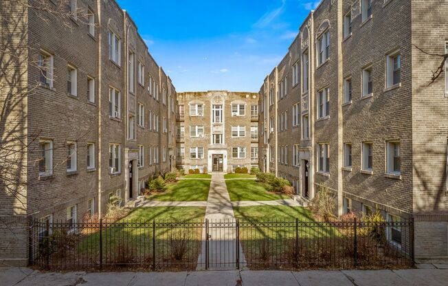 2 beds, 1 bath, 1,030 sqft, $1,635, Unit 1926-G