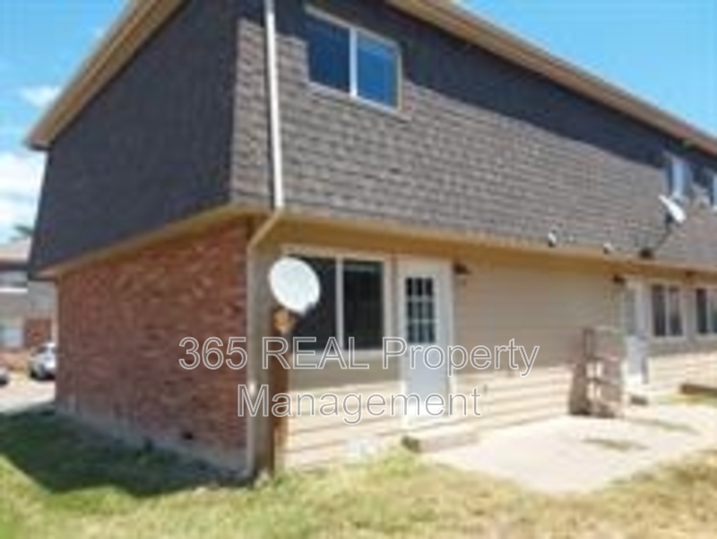 706 37 AVE