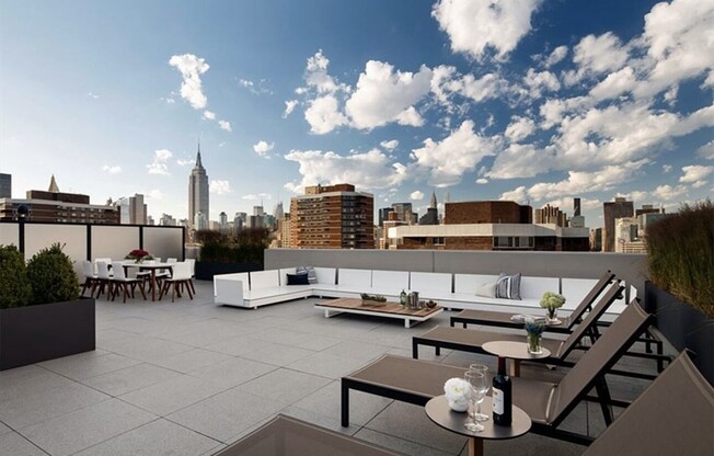 1 bed, 1 bath, 653 sqft, $5,300, Unit 12D