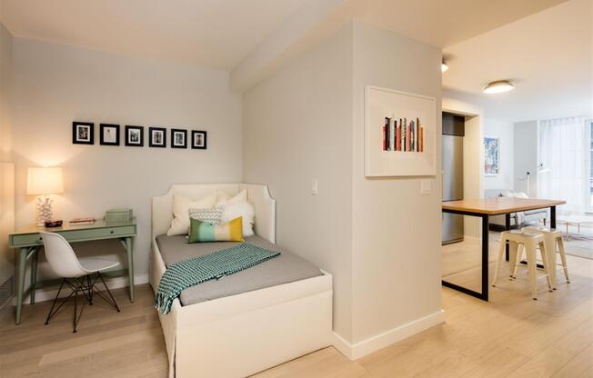Studio, 1 bath, 560 sqft, $4,183, Unit 9L