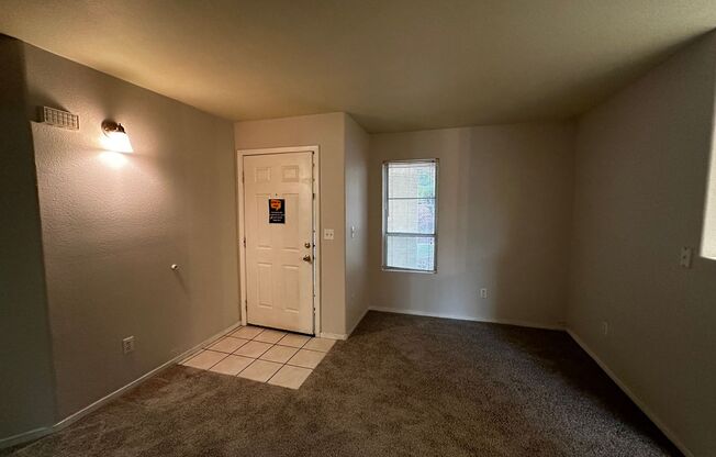 Henderson First Floor Condo - In Gated Community With Pool.