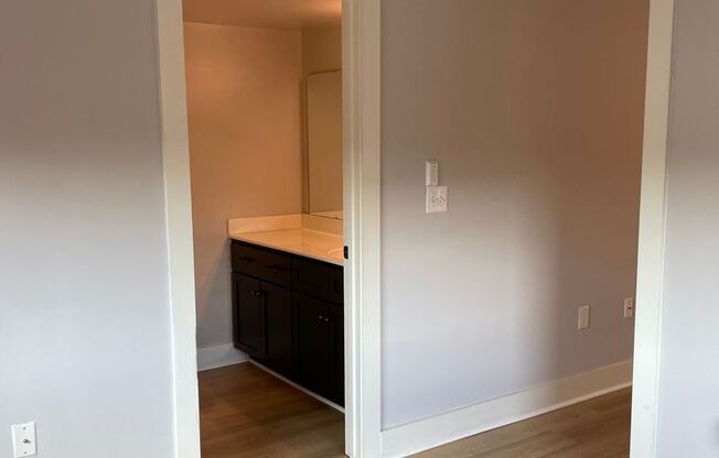 Studio, 1 bath, 385 sqft, $1,150, Unit 304