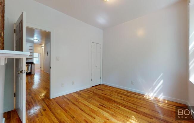 2 beds, 1 bath, $4,650, Unit 2W