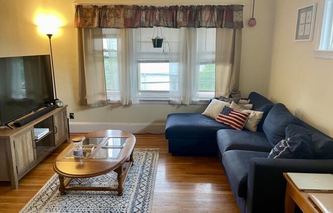 2 beds, 1 bath, 1,000 sqft, $2,750, Unit 2