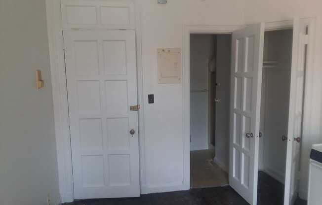 Studio, 1 bath, 150 sqft, $575, Unit 305