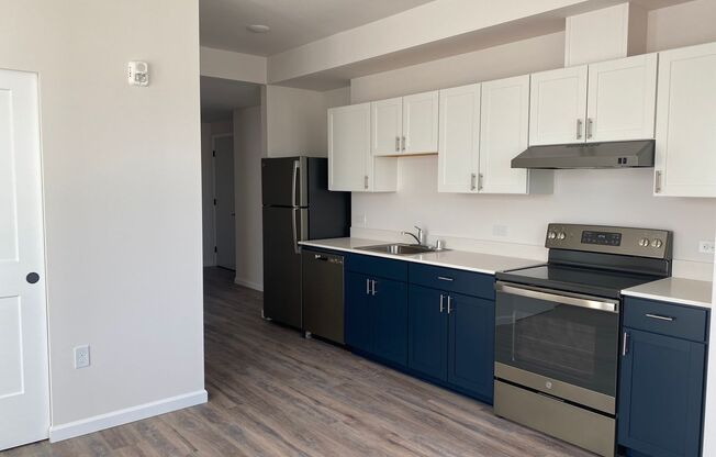 Studio, 1 bath, 463 sqft, $1,350, Unit 417