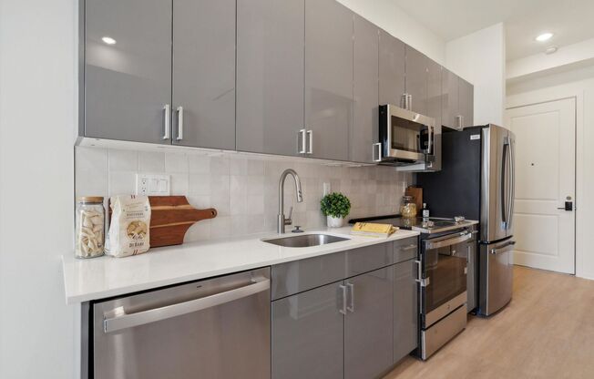 225 N 12th St