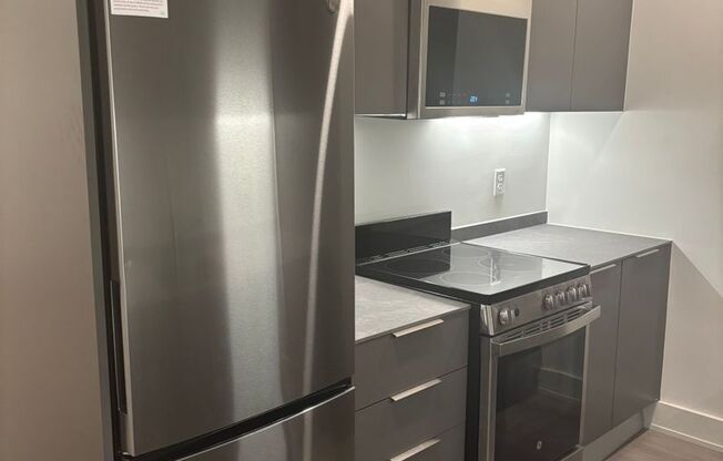 2 beds, 2 baths, 701 sqft, $3,499, Unit 602