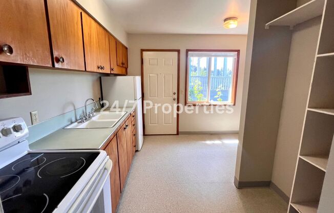 1BD North Tabor End Unit - View of Downtown!