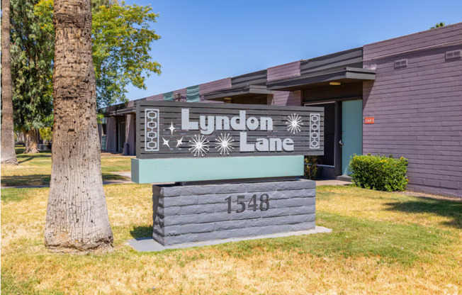 Lyndon Lane