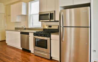 2438 N Ashland