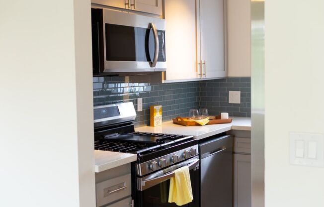 1 bed, 1 bath, 800 sqft, $2,195, Unit #55