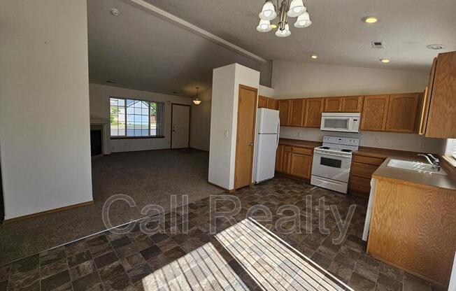 826 N FOX RDG RD