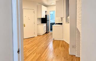 52 MACDOUGAL ST