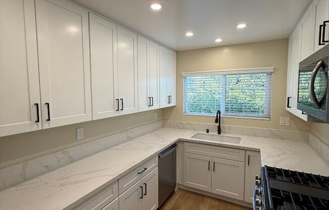 3 beds, 2 baths, 1,400 sqft, $3,295, Unit 10