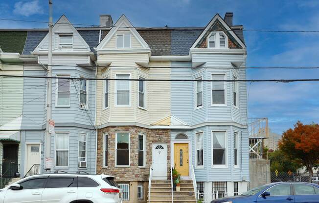 256 5 FAIRMOUNT AVE