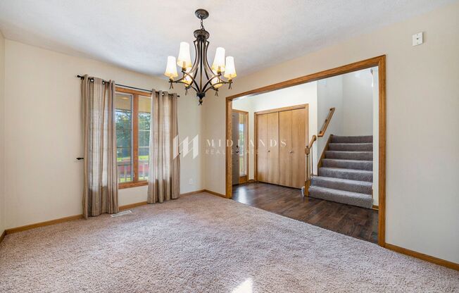 4 Bedroom Papillion Home!
