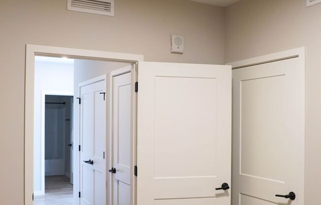 2 beds, 2 baths, 952 sqft, $2,200, Unit 201