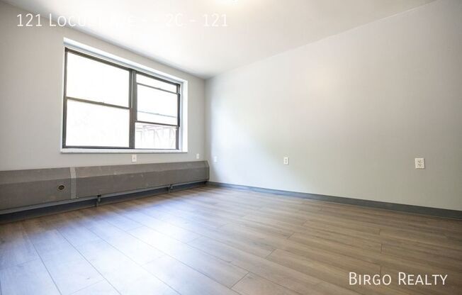 121 Locust Ave - - 1D