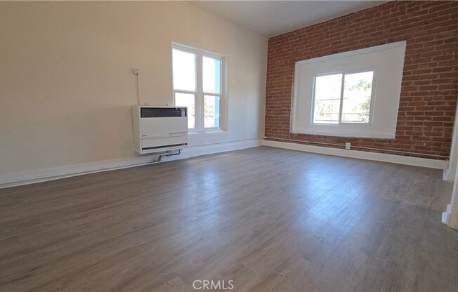 3804 W SUNSET BLVD