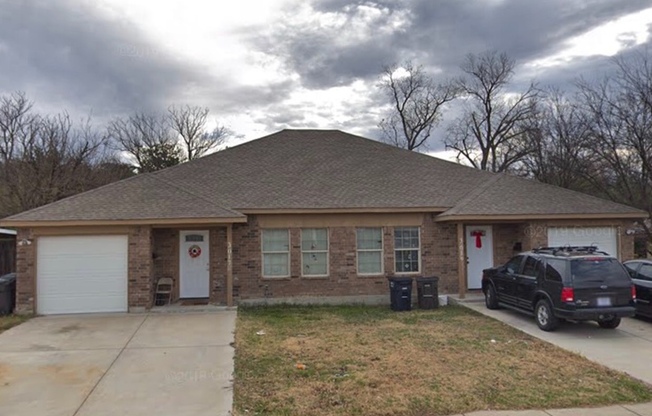 3 beds, 2 baths, $1,600