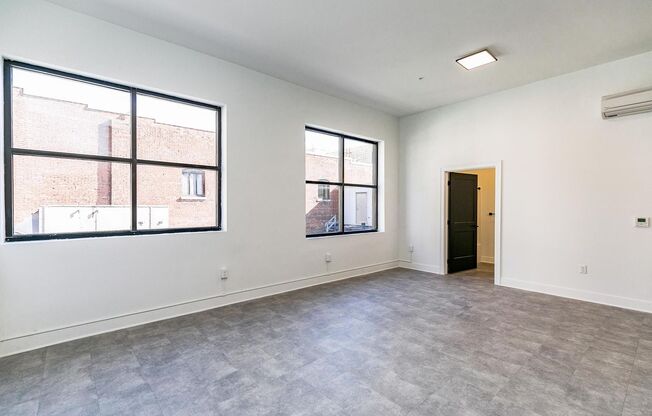 2 beds, 1 bath, 985 sqft, $1,150, Unit Dows Building - 314