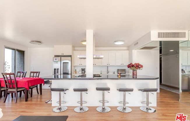 2 beds, 2 baths, 1,172 sqft, $4,550, Unit 1105