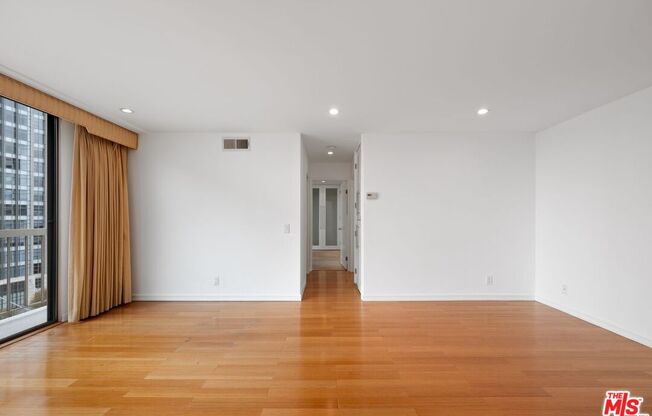 2 beds, 2 baths, 1,019 sqft, $3,900, Unit 1002