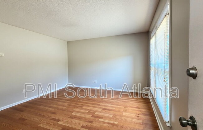 834 RDG AVE