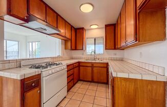11943 Grevillea Ave