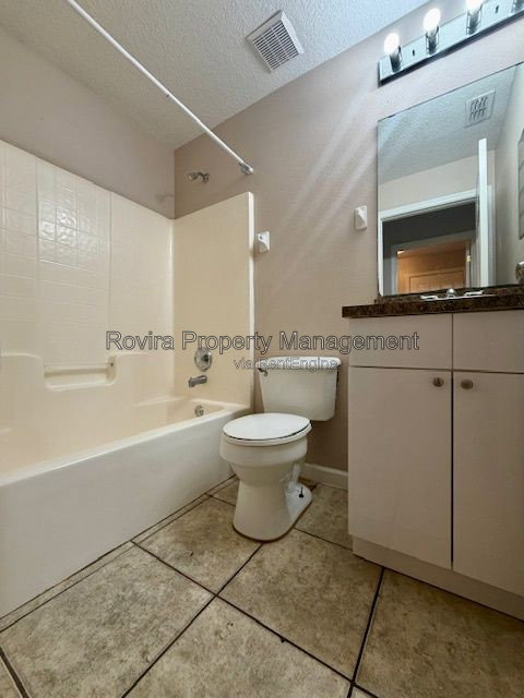 3 beds, 2 baths, 1,426 sqft, $2,000