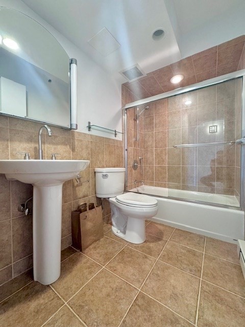 1 bed, 1 bath, 810 sqft, $2,950, Unit 422