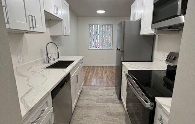 2 beds, 1 bath, 775 sqft, $2,350, Unit 202