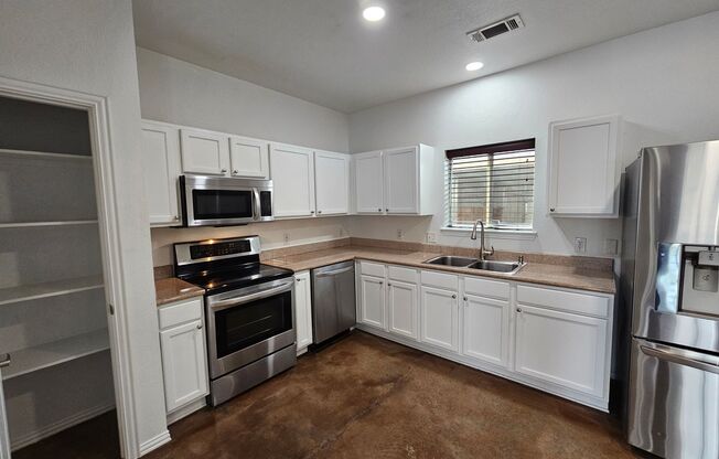 Ready for immediate move in! Move-in Special: $500 off your second month’s rent