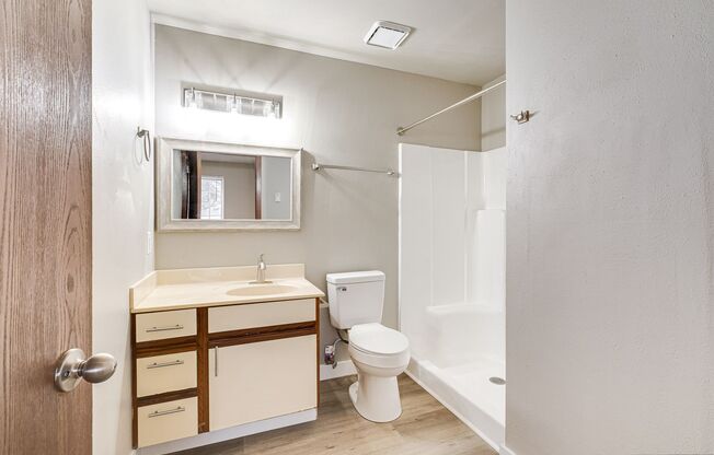 3 beds, 2 baths, 1,400 sqft, $1,899, Unit DW3825C