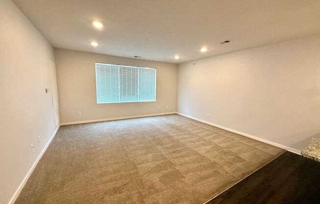 1 bed, 1 bath, 925 sqft, $1,345, Unit 3412 Dodge St Unit 101