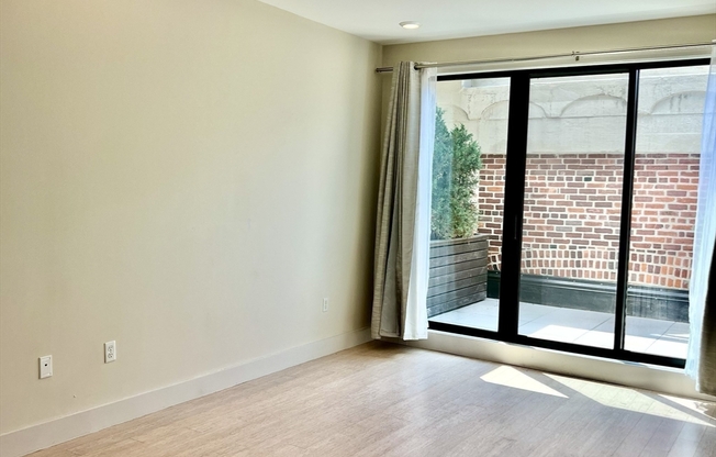 2 beds, 2 baths, 891 sqft, $4,200, Unit 7O8