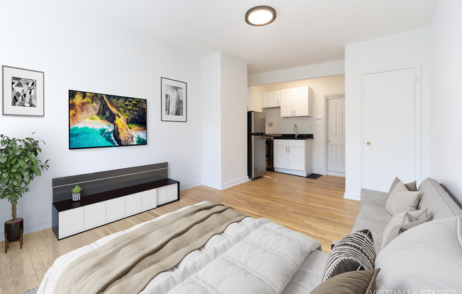 319 E 5 ST