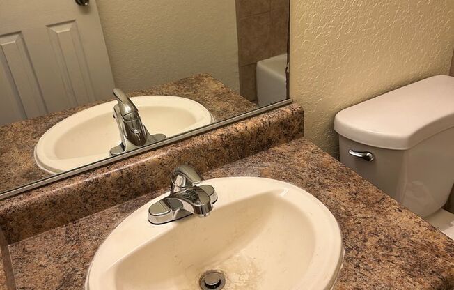 2 beds, 2 baths, 957 sqft, $1,015, Unit 59